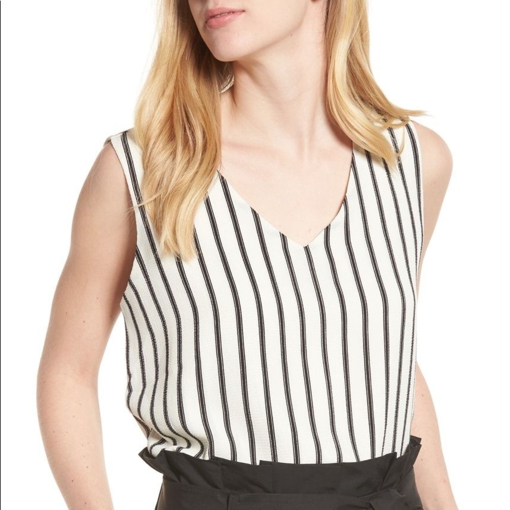 halogen | v-neck top